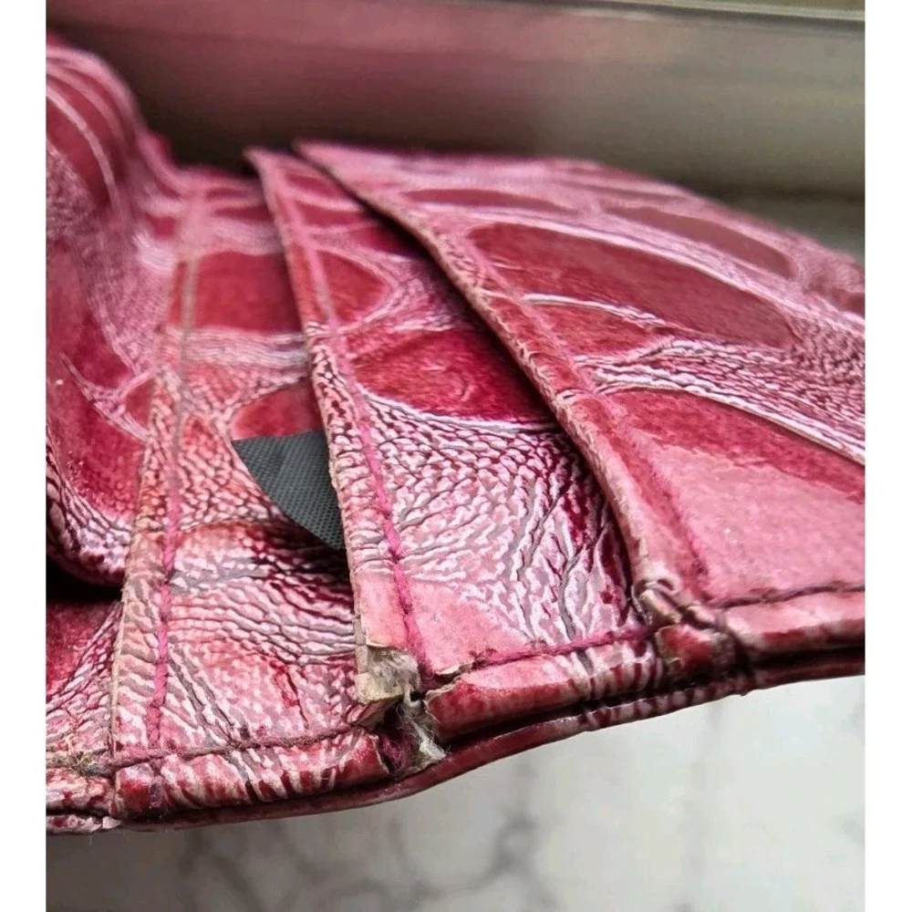 KENNETH COLE REACTION Women Rose Purple 8x4 Wristlet Wallet Clutch FauxCrocodile